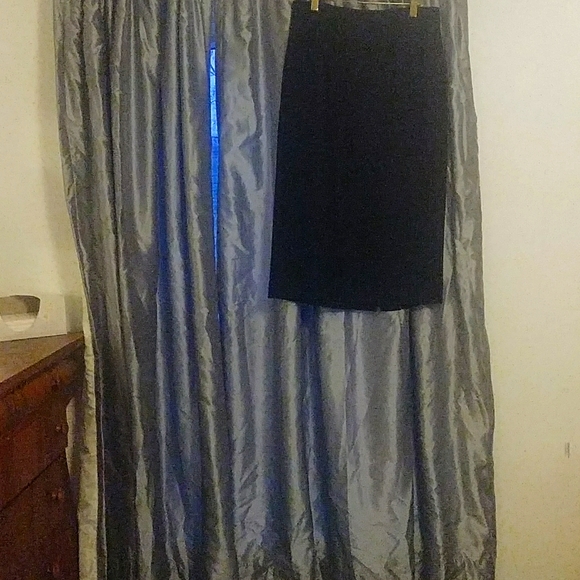 Ann Taylor skirt - Picture 2 of 3